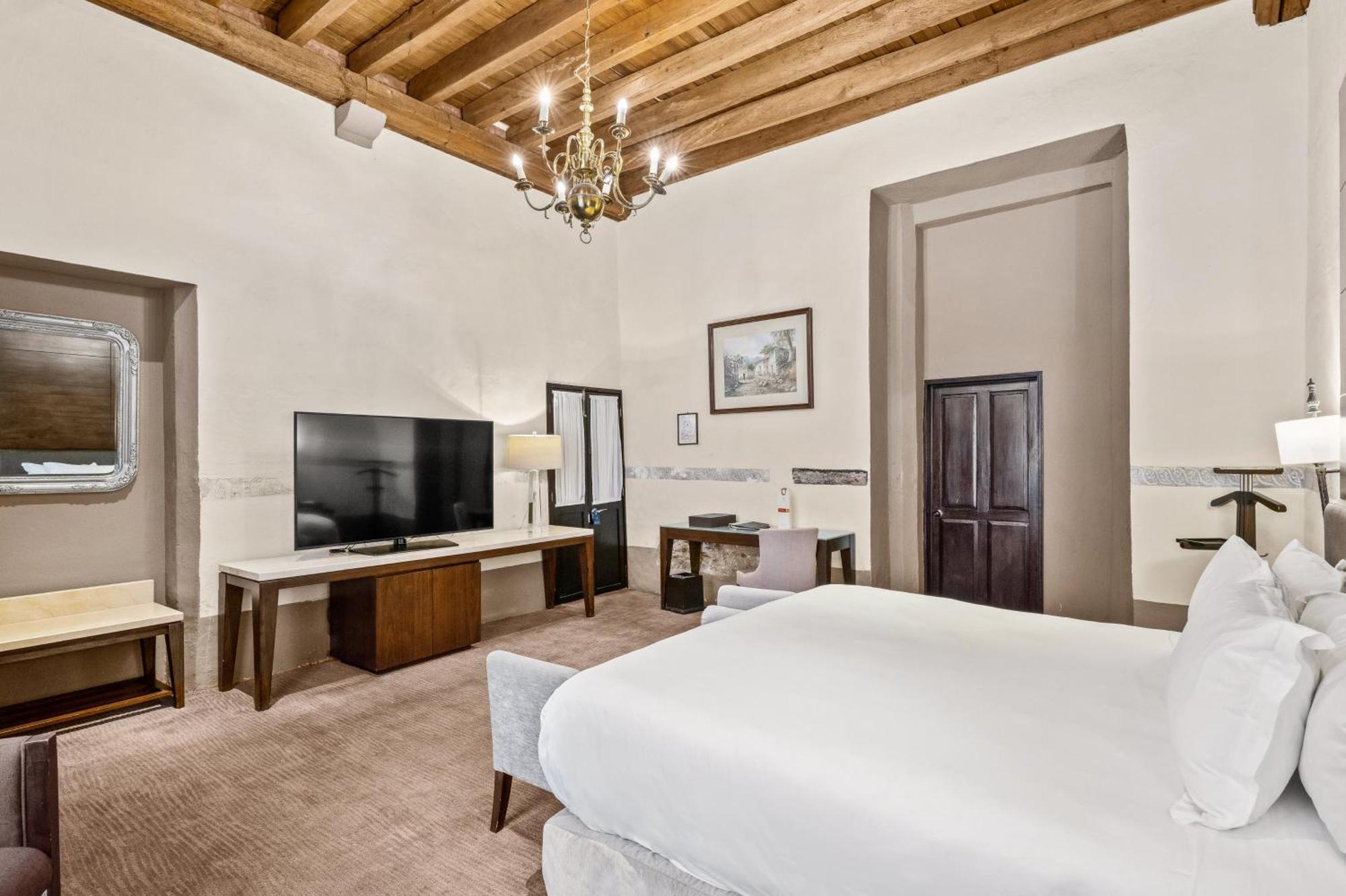 Quinta Real Puebla 호텔 외부 사진 A guest room at the Hotel Santa Fe